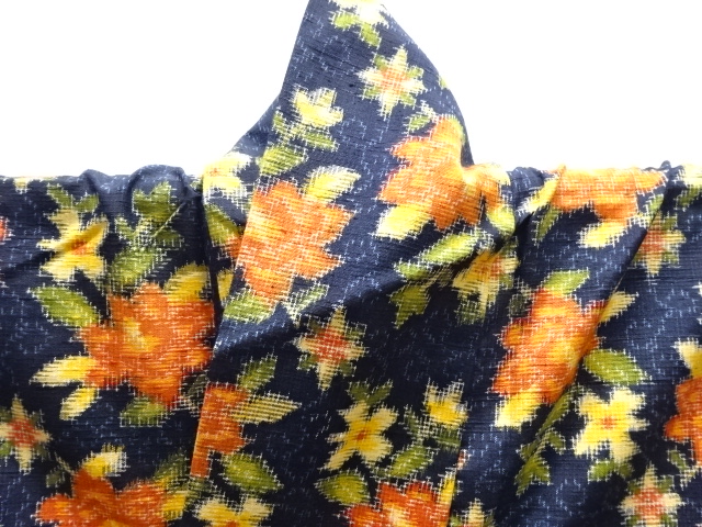  花模様織り出し手織り紬着物